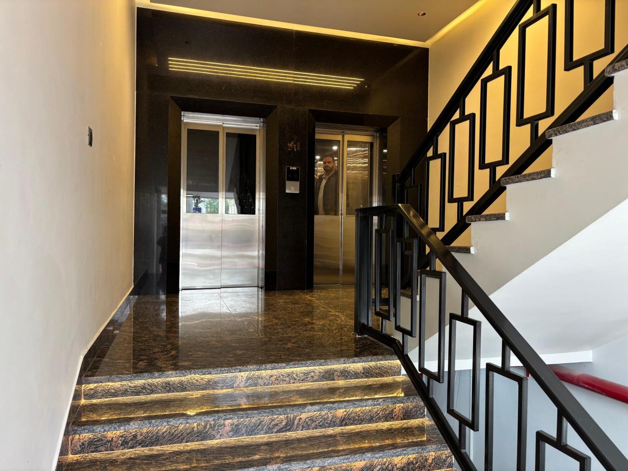 Hotel The Crown Inn Jhunjhunu Екстериор снимка