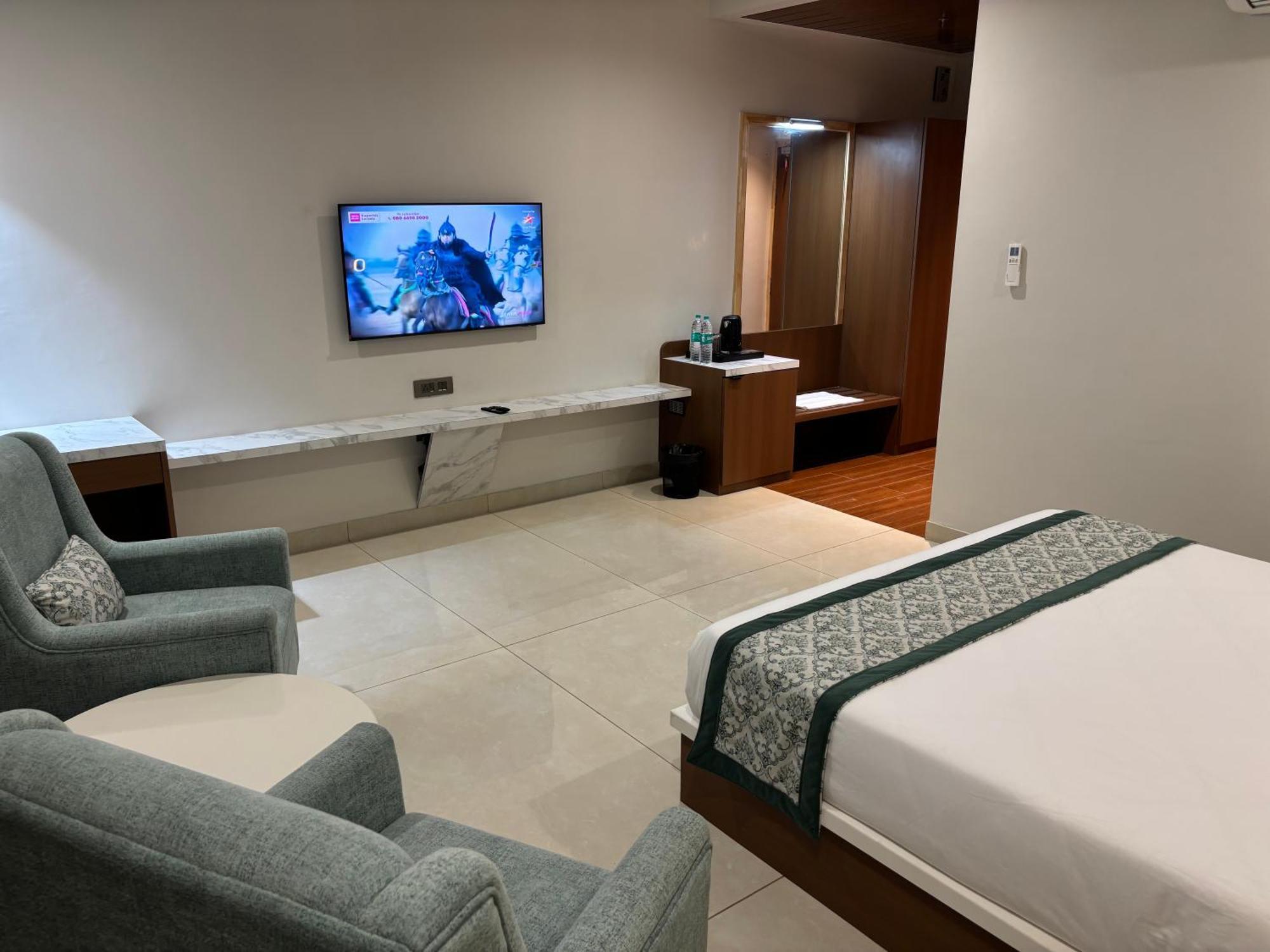 Hotel The Crown Inn Jhunjhunu Екстериор снимка