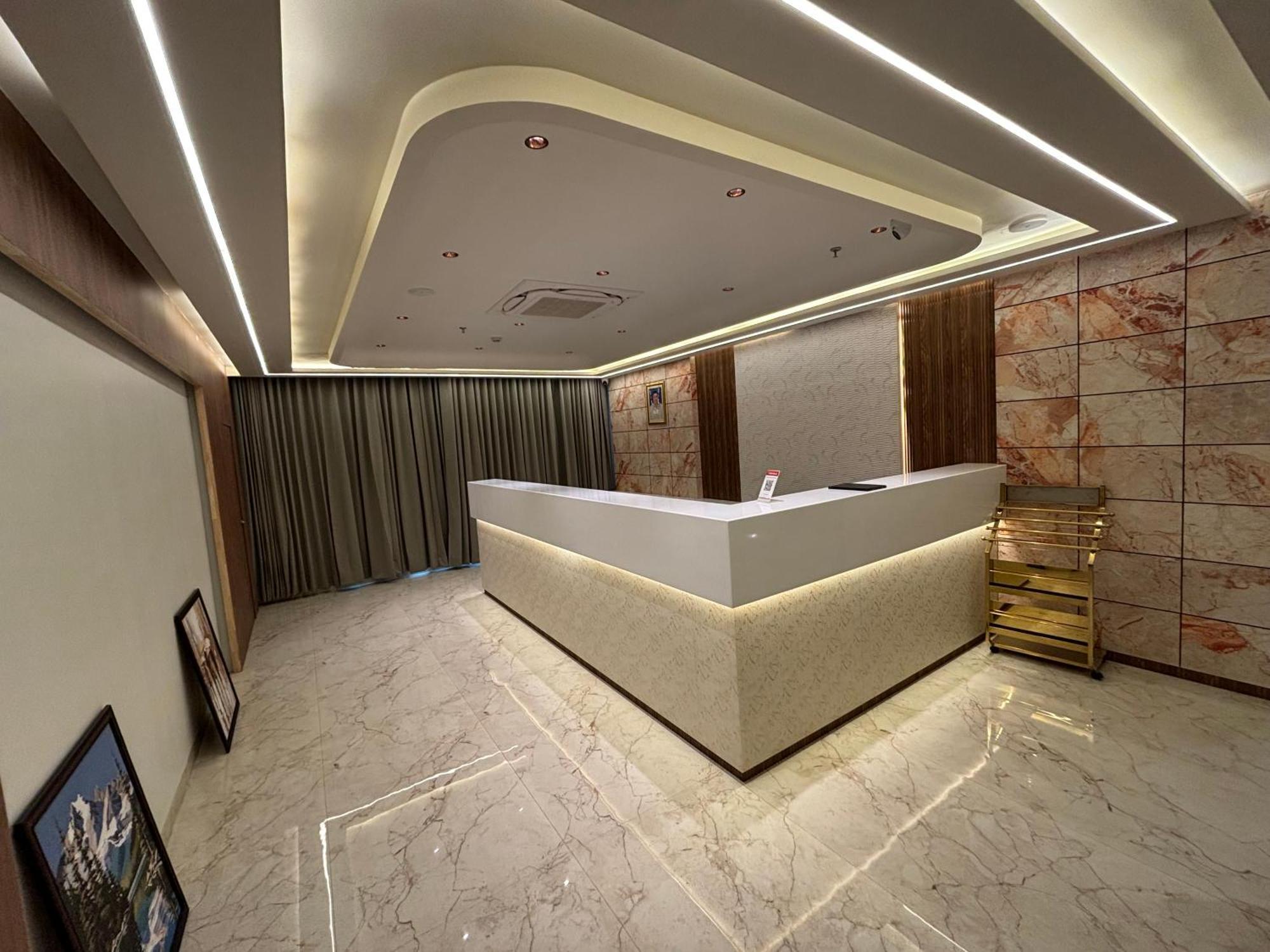 Hotel The Crown Inn Jhunjhunu Екстериор снимка