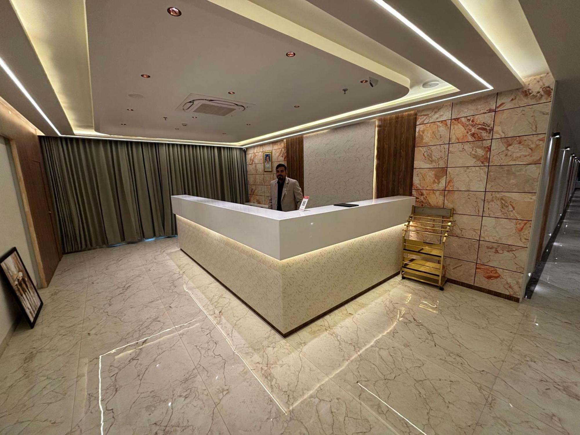 Hotel The Crown Inn Jhunjhunu Екстериор снимка