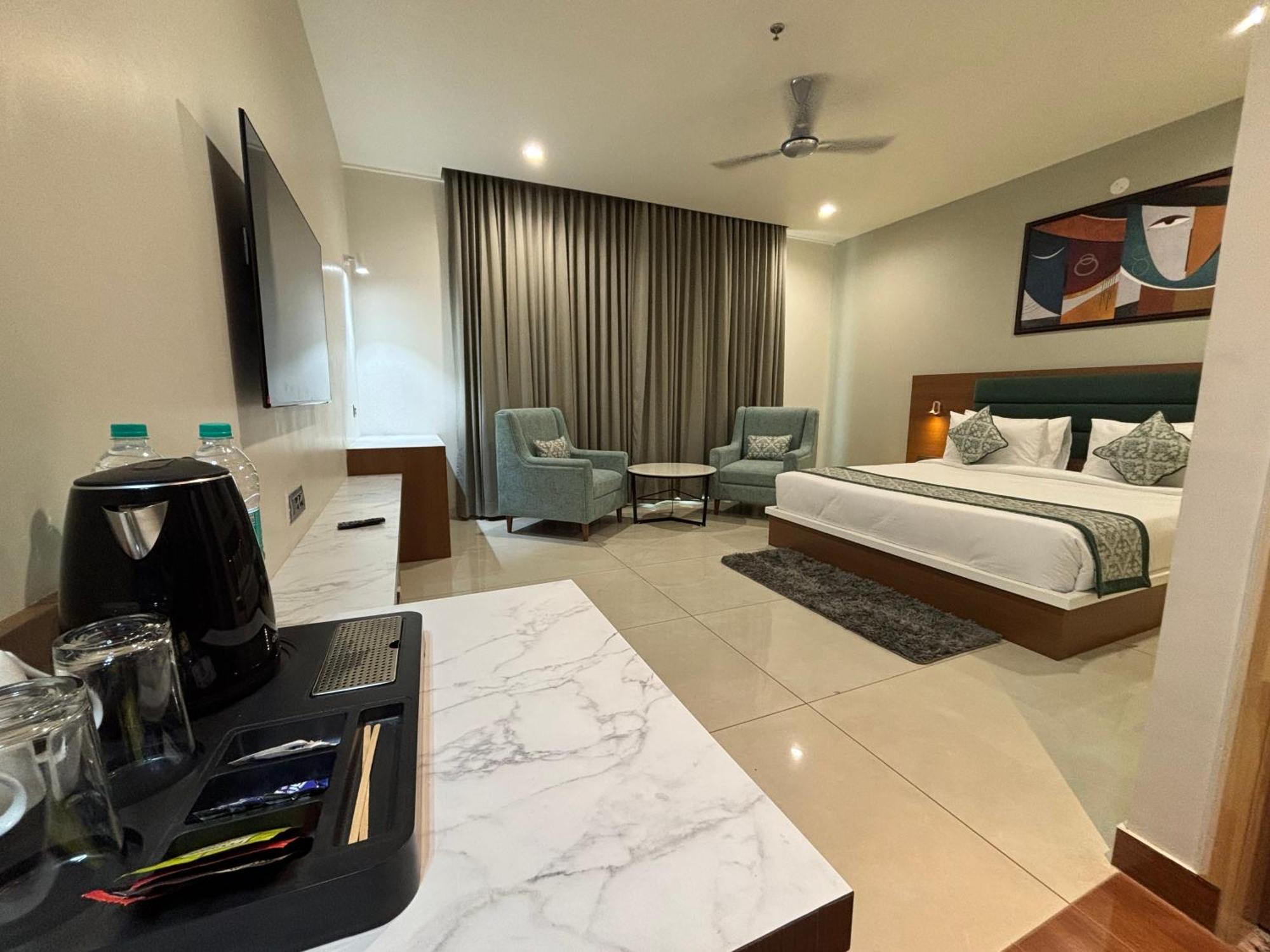 Hotel The Crown Inn Jhunjhunu Екстериор снимка