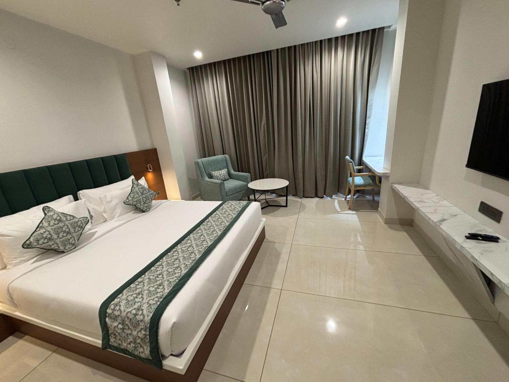Hotel The Crown Inn Jhunjhunu Екстериор снимка