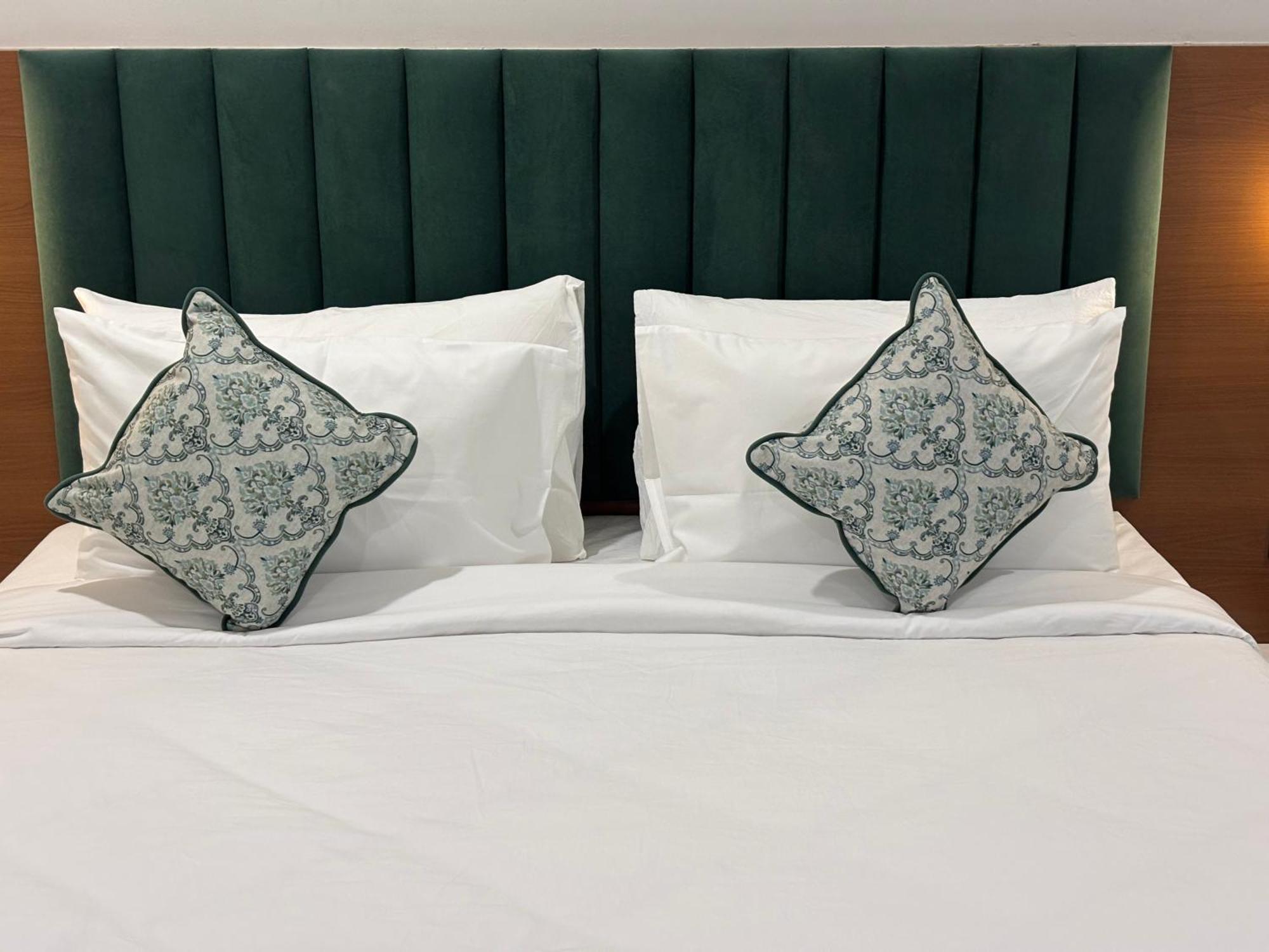 Hotel The Crown Inn Jhunjhunu Екстериор снимка