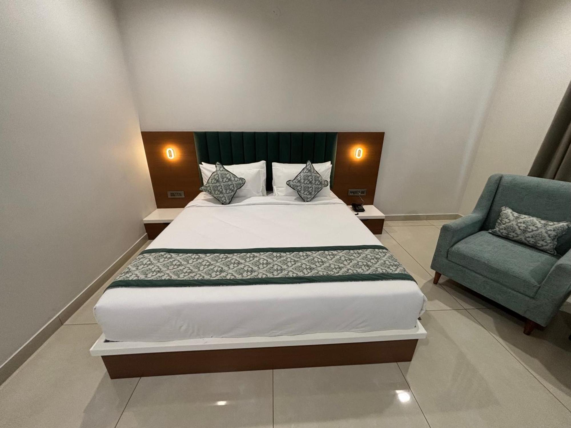 Hotel The Crown Inn Jhunjhunu Екстериор снимка