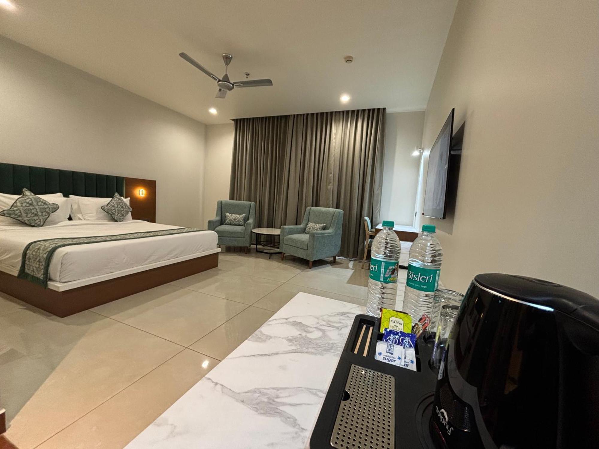 Hotel The Crown Inn Jhunjhunu Екстериор снимка